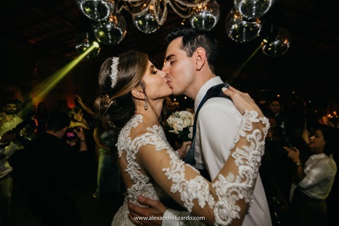 casamento em Belo Horizonte de Roberta e Raphael Foto Alexandre Lizardo Vestido Zephora Linha Premium