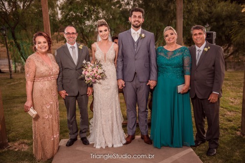 Casamento em Divinópolis de Júlia e Thales - Vestido Zephora Alta Costura - Foto Triangle Studio
