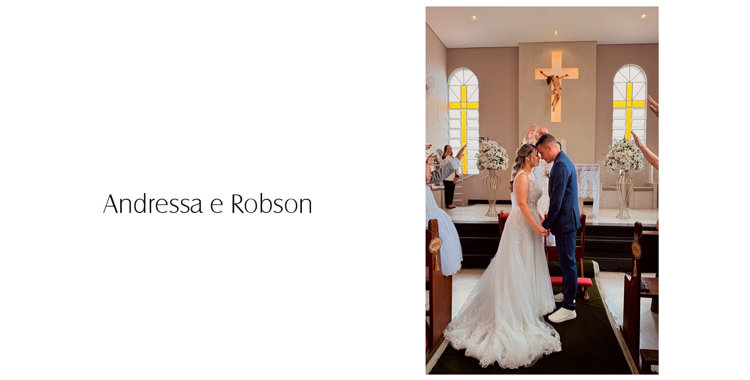 O vestido de noiva escolhido foi evasê, rico em rendas e detalhes, com nesgas na cauda adornadas por rendas florais e arabescos. O toque final ficou por conta da grinalda e do buquê, que harmonizaram perfeitamente com sua essência.