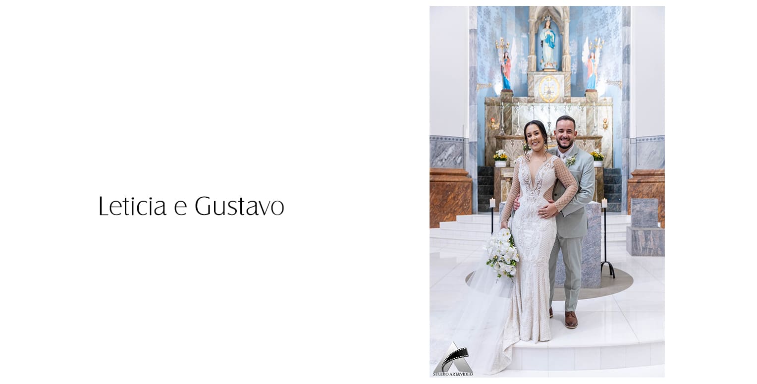 O vestido de noiva era impecável: modelo sereia, mangas longas, inteiramente bordado em quadriculados e rendas rebordadas, decote em V na frente e nas costas, transparências laterais e um charme marcante a imponência e a elegância que tanto a encantaram. O casal se entende apenas pelo olhar. No momento em que Letícia entrou, Gustavo não conteve o sorriso sincero ao recebê-la no altar. Entre emoção e fé, receberam a bênção do matrimônio, em um instante onde as lágrimas foram inevitáveis e a leveza tomou conta do dia.