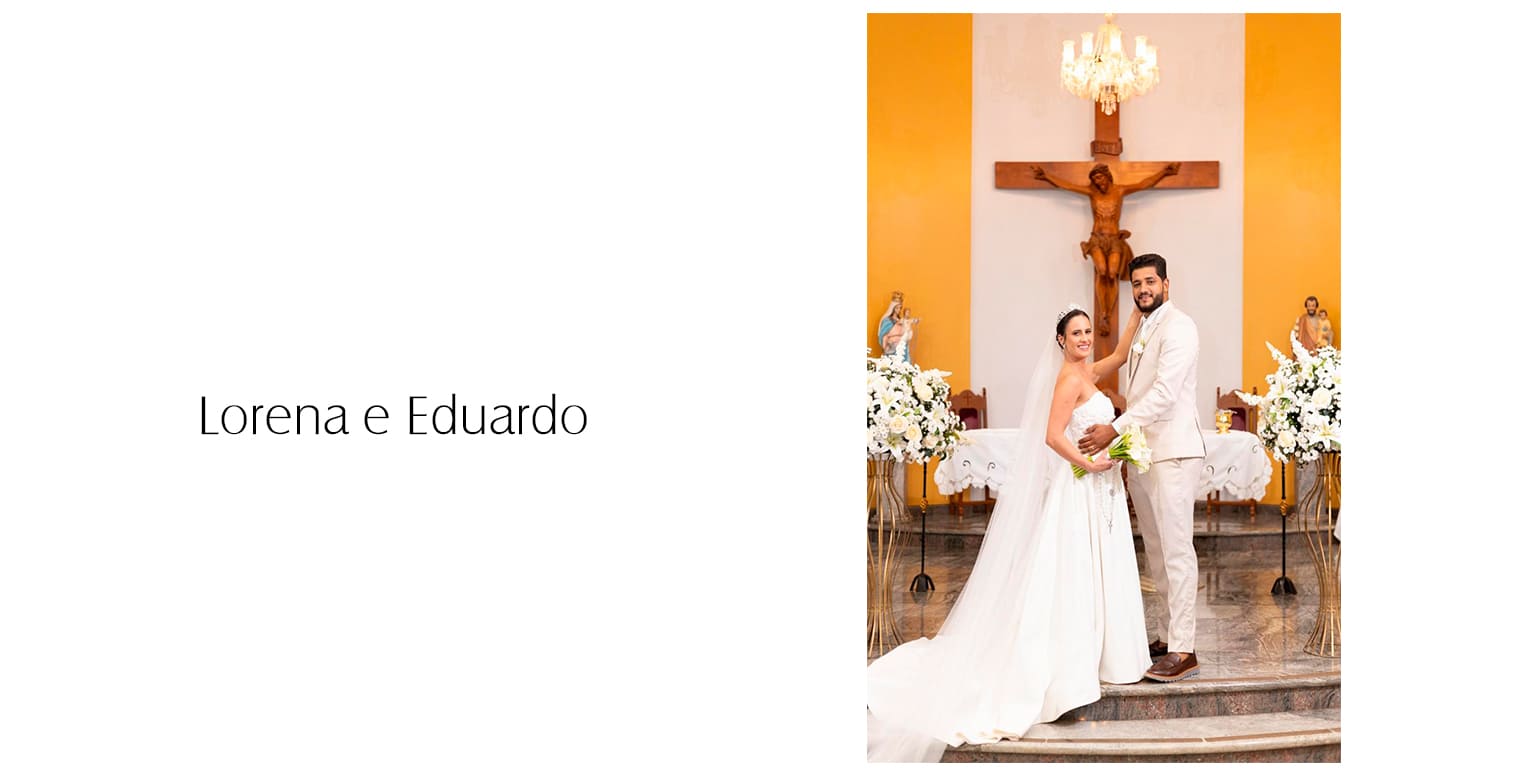 Sem dúvidas, Lorena fez uma escolha perfeita. Optou por um vestido de noiva tomara que caia, com aplicações de renda e arabescos bordados no busto, que se estendiam suavemente pela saia godê em alfaiataria. Um modelo clássico, elegante e atemporal, que valorizou seu colo e trouxe ainda mais romantismo ao look, harmonizando perfeitamente com o penteado escolhido.